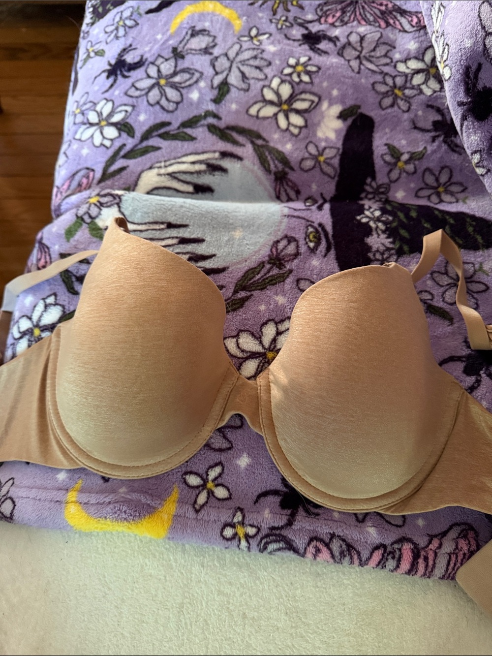 Nude Seamless Underwire T-Shirt Bra - Women's Intimates 32DD Victoria secret